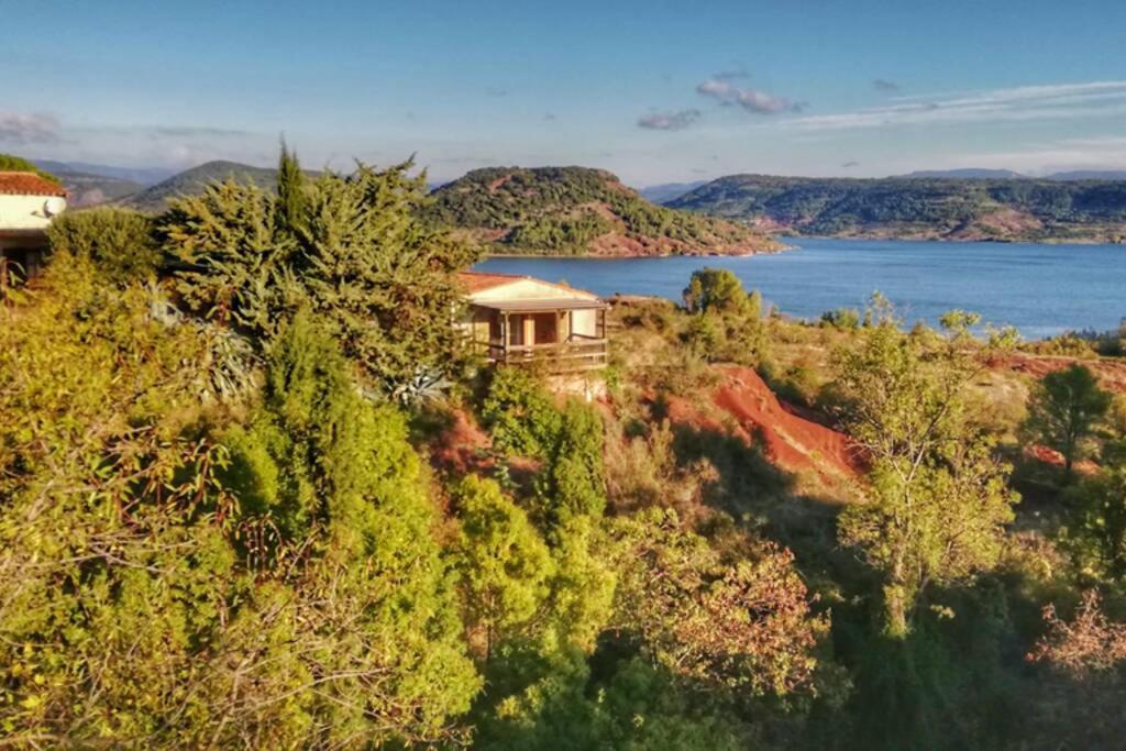 Studio 32m2 - dans propriété avec vue imprenable sur le Lac du Salagou Liausson Esterno foto