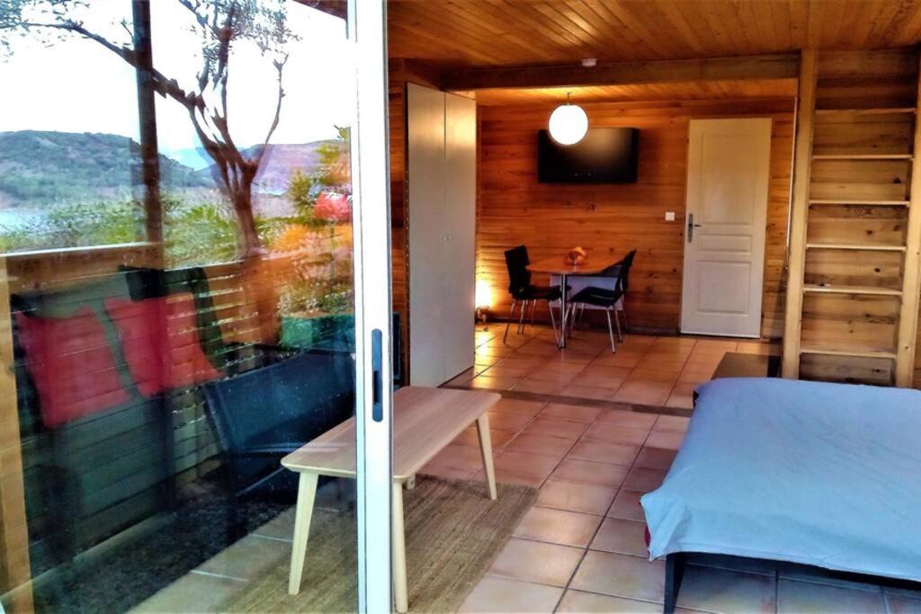 Studio 32m2 - dans propriété avec vue imprenable sur le Lac du Salagou Liausson Esterno foto