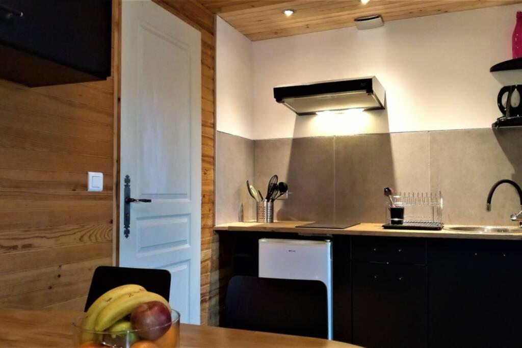 Studio 32m2 - dans propriété avec vue imprenable sur le Lac du Salagou Liausson Esterno foto