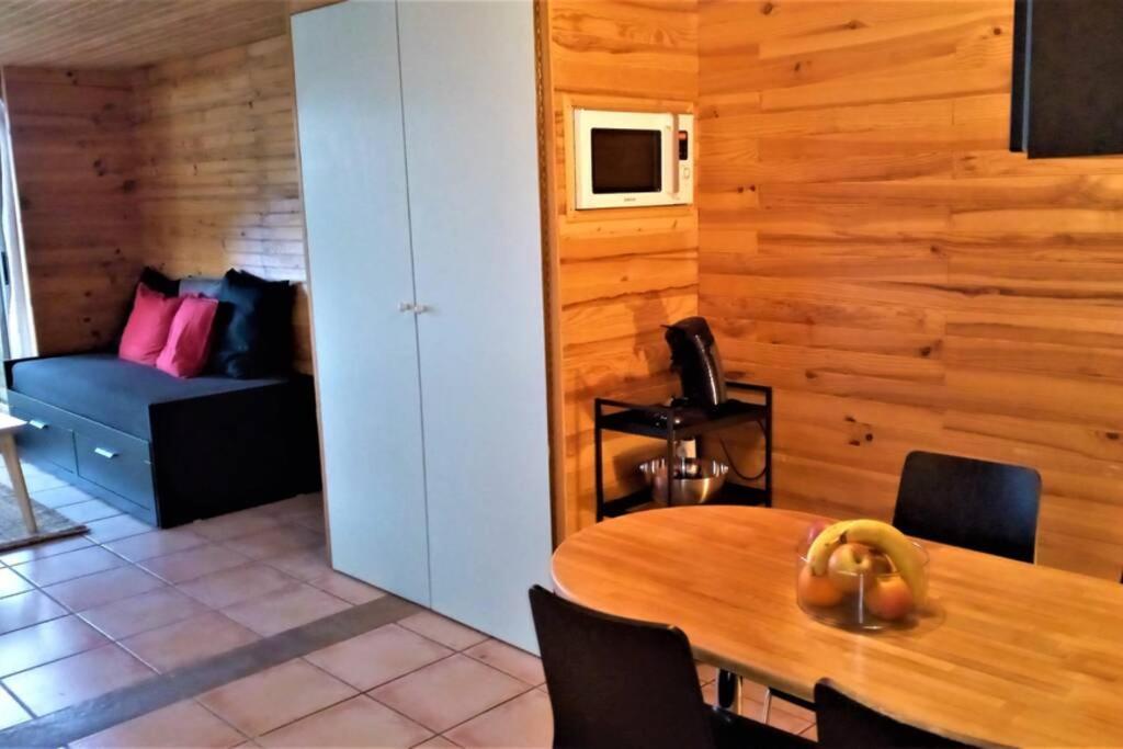 Studio 32m2 - dans propriété avec vue imprenable sur le Lac du Salagou Liausson Esterno foto